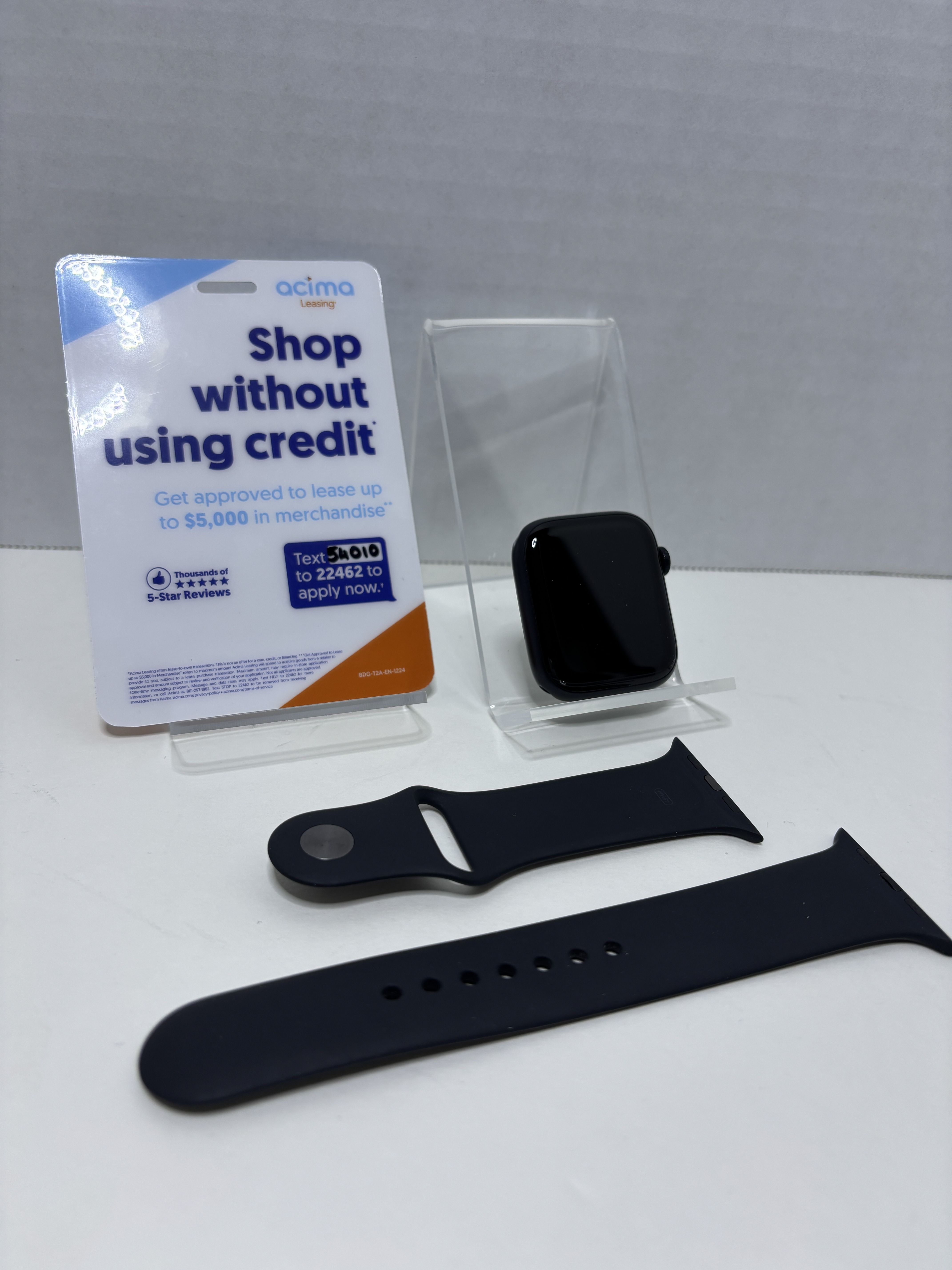 Apple Watch Series 8, 45 mm, Midnight (Black) Aluminum Case, Black Band - LIKE NEW