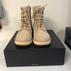 Sorel Women’s Lace Stkd Waterproof Boots Sz 9.5.              Ez