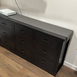 9-Drawer Dresser for Bedroom, Modern Wooden Chest of Drawers with Metal Handles, Anti-Tipping Design, Sturdy and Stable Storage Organizer for Living R