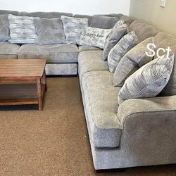 Bayless Smoke 3-Piece Sectional
Ashley Couch 