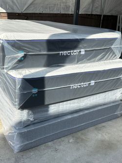 Nectar Mattress.    Nectar Premier Queen 13" - Medium Firm Gel Memory Foam Mattress