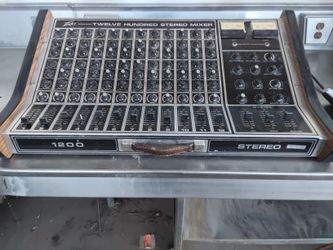 Vintage Peavey 1200 Stereo Mixer Analog