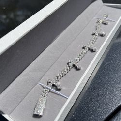 Moissinite Cross Link Braclet