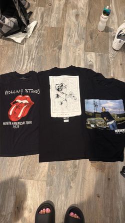 Black Tee’s Size Small