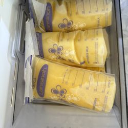 Newborn Breastmilk (100 Oz) 