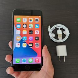 iPhone 7 Plus - UNLOCKED - Like New 