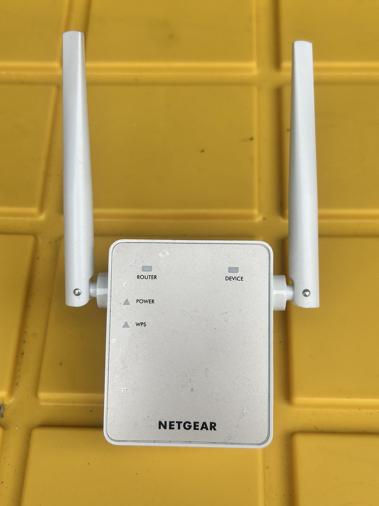 NETGEAR Wi-Fi Range Extender EX6120