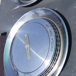 Late '60s Early '70s Lincoln Hubcaps In Great Shape