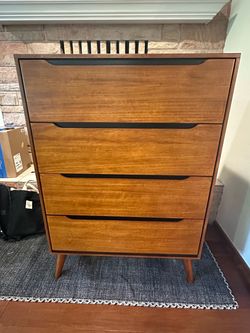 3 dressers & 2 nightstands