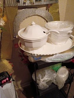 vintage ceramic white soup bowl with lid and spoon(MOMX)