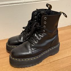 Dr. Martens Boot  leather Platforms 