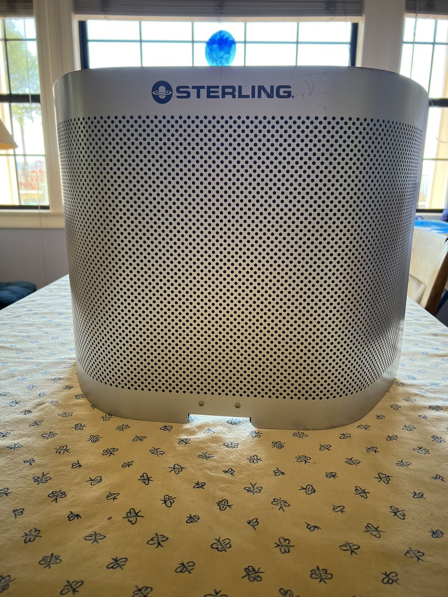 Sterling Audio VMS vocal Microphone Shield 15” Tall