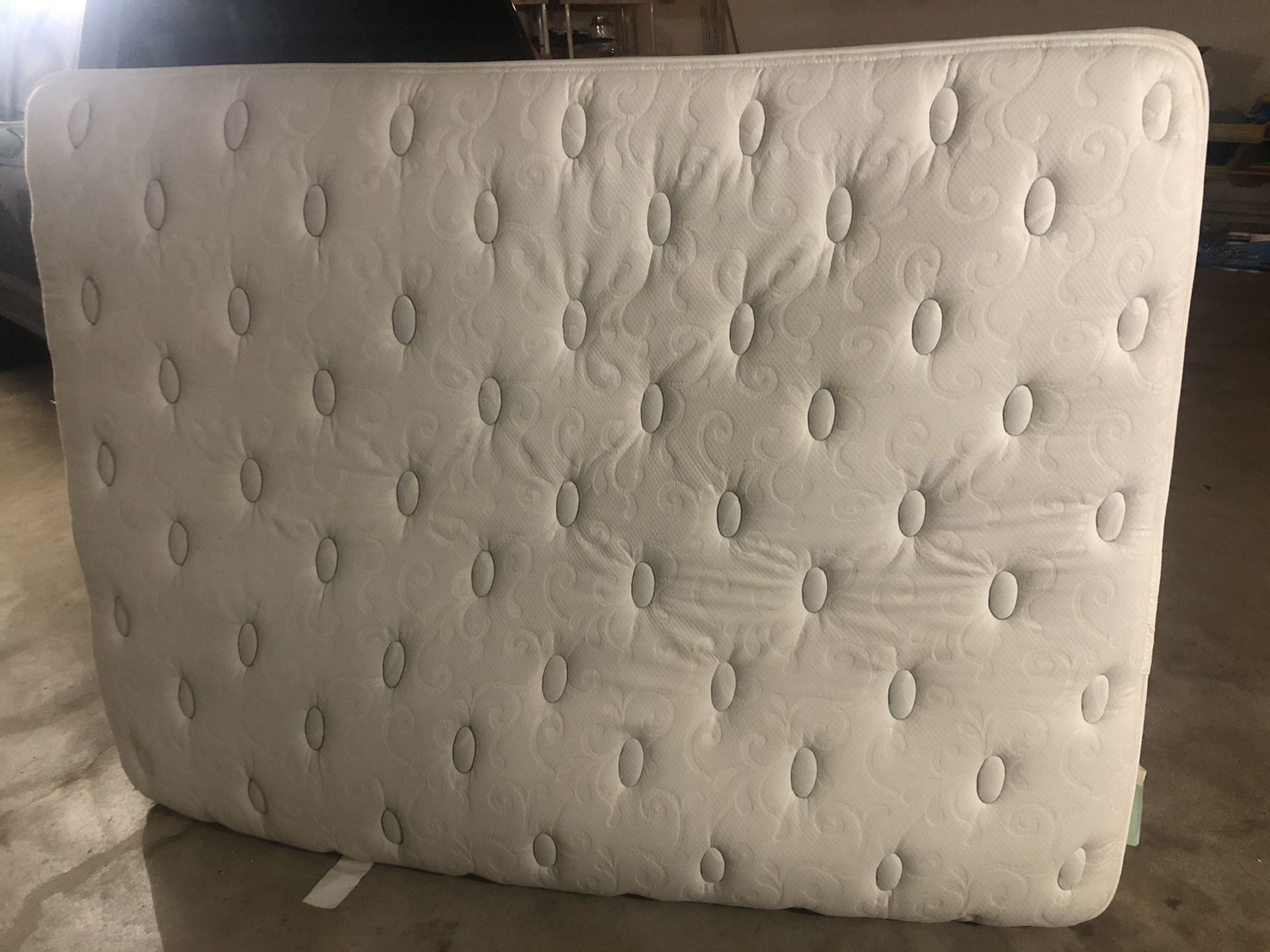 Queen size mattress for free