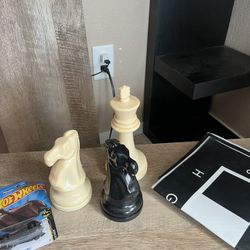 Oversized Chess Set