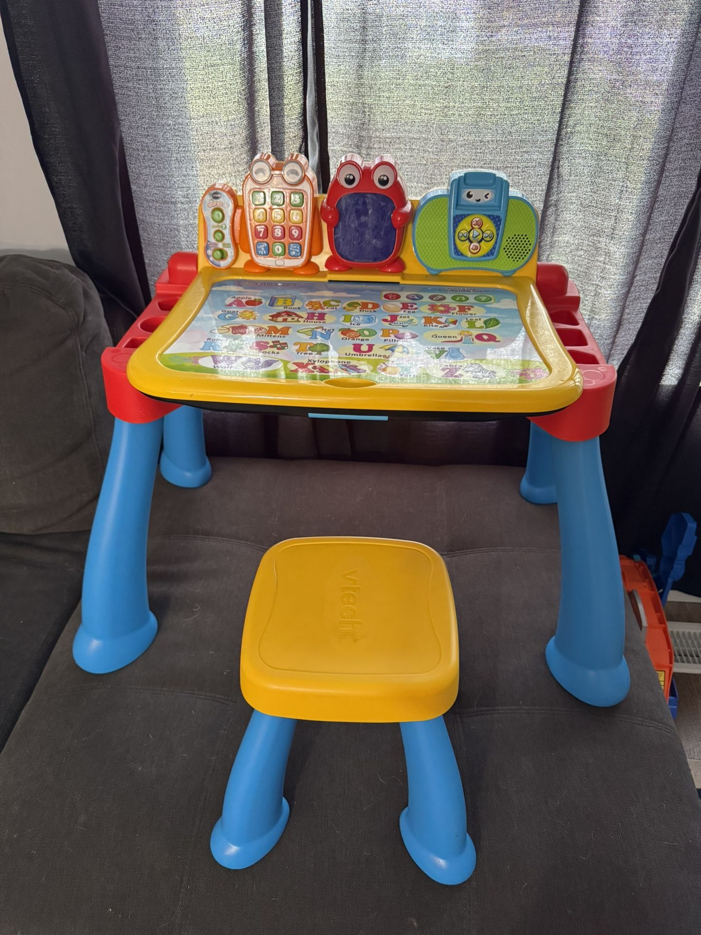 V-Tech Learning Desk