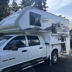 2023 Lance 855s