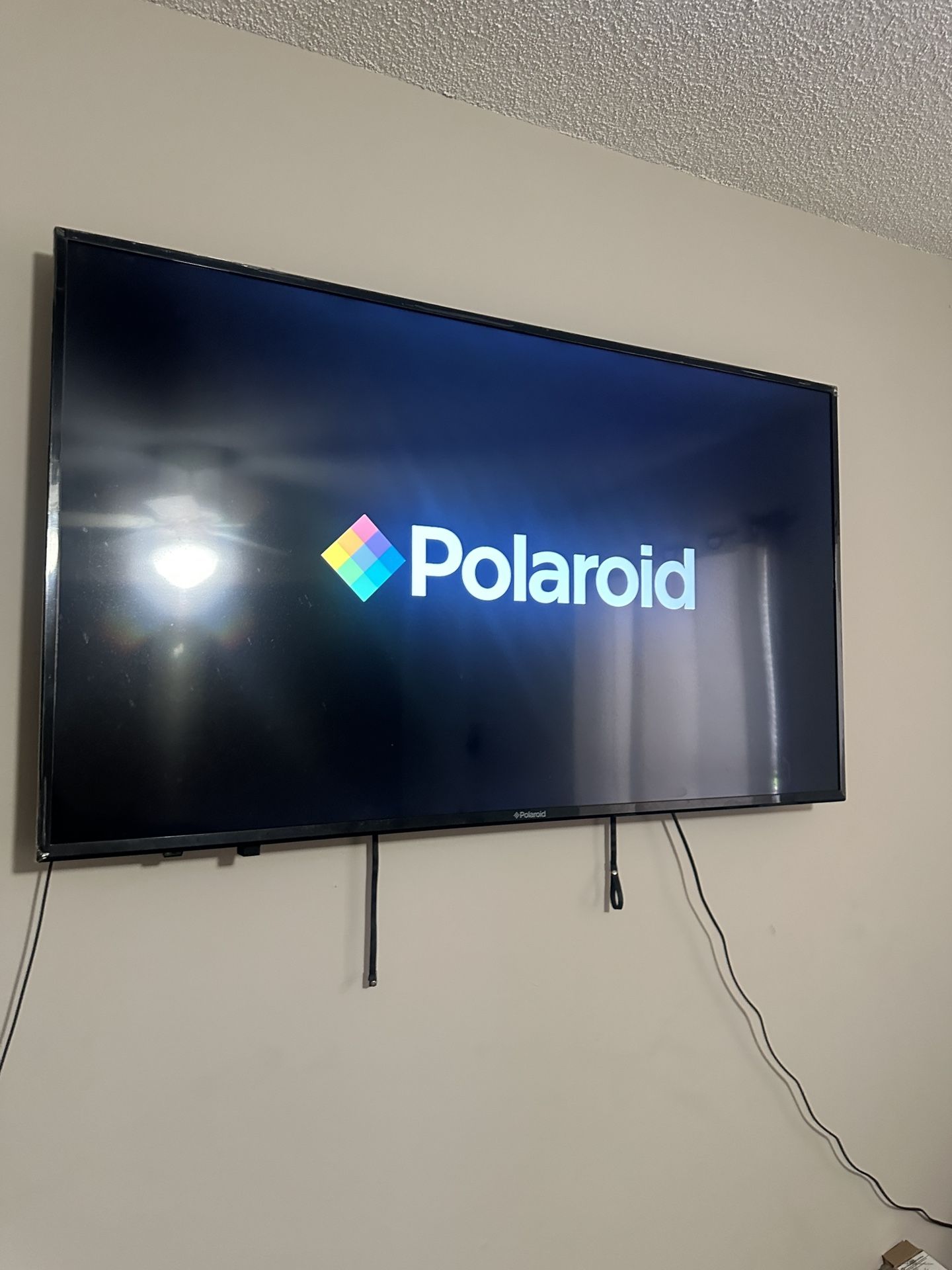 55” 4K UHD Polaroid Smart TV