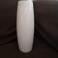 CERAMIC VASE 
