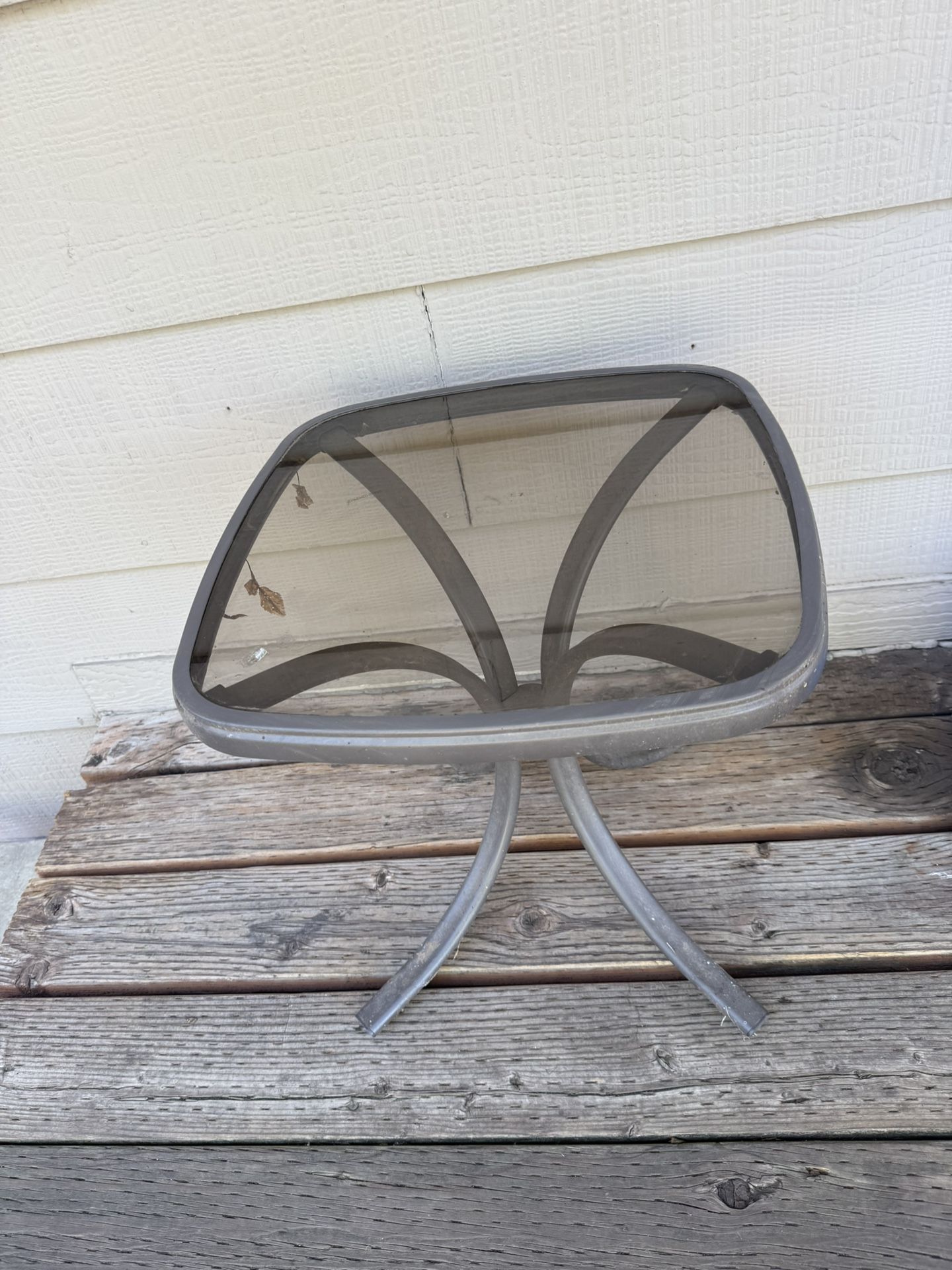 Outdoor Table And Chairs!!