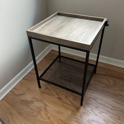 CUTE!!  Farmhouse Style Metal & Wood Modern Tray Top End/Side Table 