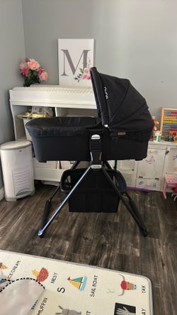 Nuna Mixx Bassinet in black