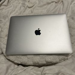 2020 Macbook Air 13 inch w/ built in Retina Display