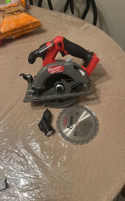 Brand New Milwaukee M18 Fuel 6-1/2inc Circular Saw (too Only) It Come Out From A Set