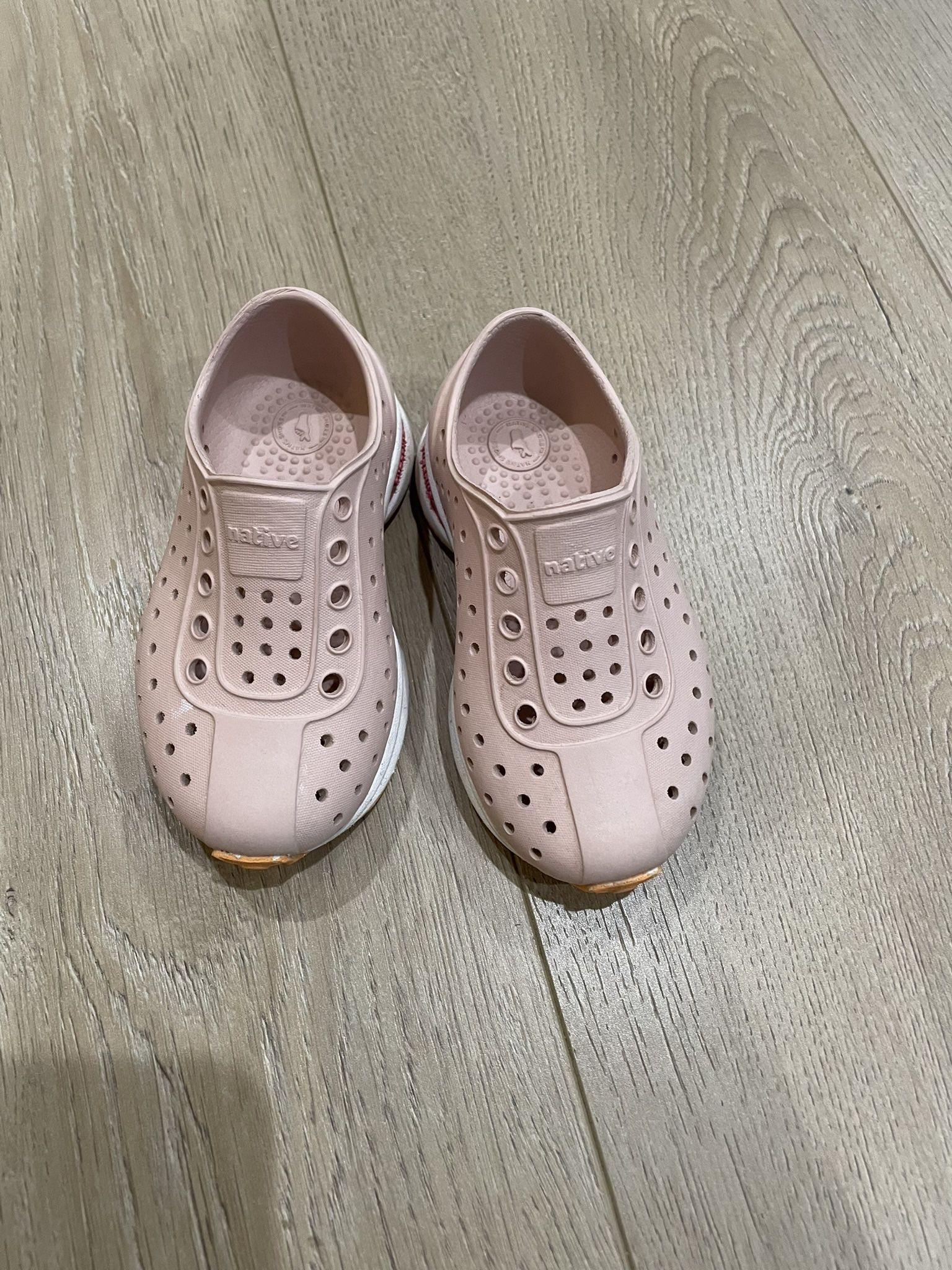 Girls Native Children Shoes Size 6