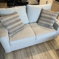 Rc Willey Loveseat