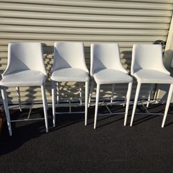 4 Super Comfy White Stools