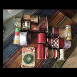 New 7 Christmas and Holiday Wired Ribbon set Plus 10 More Used Ribbon 
