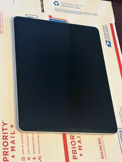 Apple iPad Pro 12.9-inch (6th generation) A2764 128 GB, Wi-Fi + 5G, 12.9 in