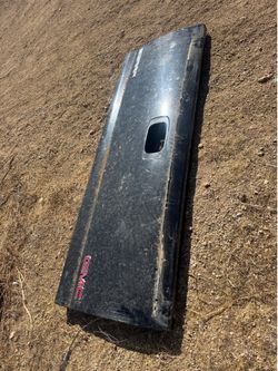 GMC sierra tailgate