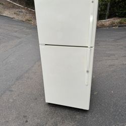 General Electric Refrigerator With Freezer With Delivery 