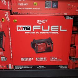 MILWAUKEE M18 FUEL 2 Gallon Compresor 