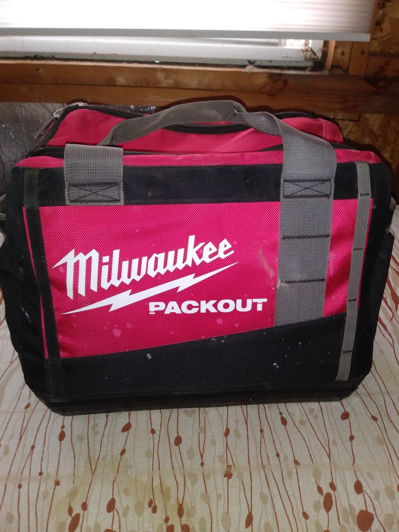  Milwaukee Pack Out Interlocking Stackable Bag