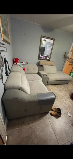 Gray Sectional Sofa with Chaise