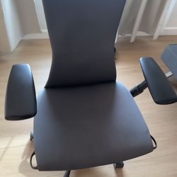 Herman-Miller Embody-Chair