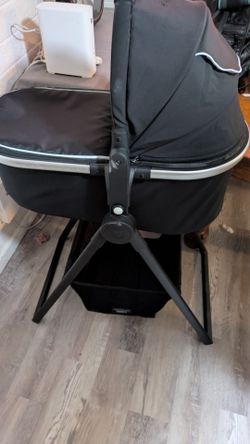 Mockingbird Baby bassinet with stand