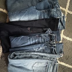 6 Pairs Of Jeans, 3 American Eagle, 2 St John’s Bay, 1  Risen Jeans. 4 Blue, 1 Dark Navy