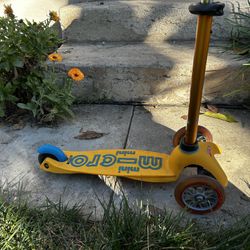 Mini micro scooter with foot brake 