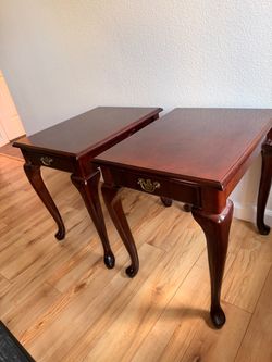 Vintage Queen Anne End Tables – Set of 2