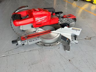NOT WORKING FOR PARTS  Milwaukee M18 FUEL 18V Lithium-Ion Brushless Cordless 10 in. Dual Bevel Sliding Compound Miter Saw (Tool-Only)