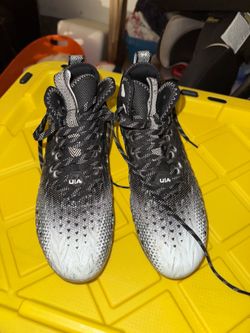 Football / Flag Football Cleats barely worn!