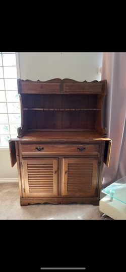 Buffett/China Cabinet