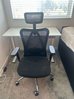 SIHOO Ergonomic Mesh Office Chair w/ Adjustable Headrest & 3D Armrests – Like New