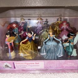 NIB Disney Princess “Happily Ever After” Deluxe 11 PC Figure Playset