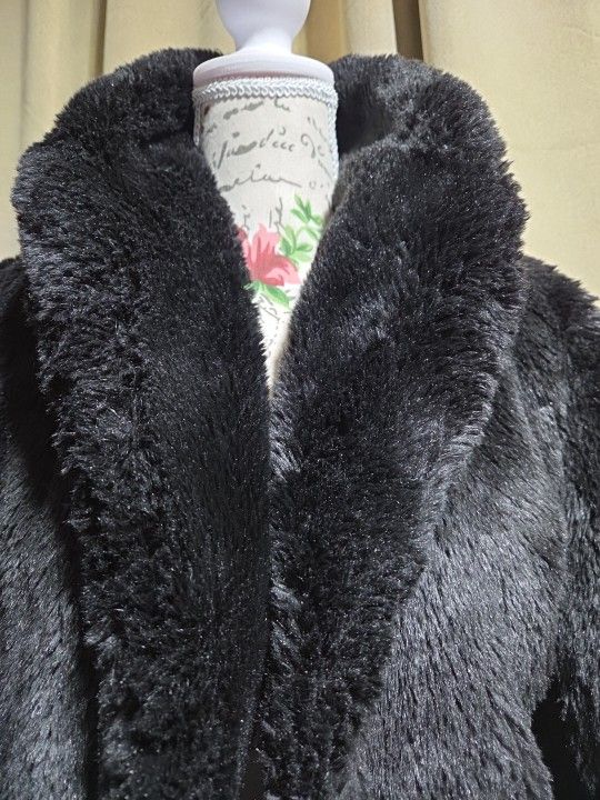 BLACK MOSSIMO FAUX FUR COAT