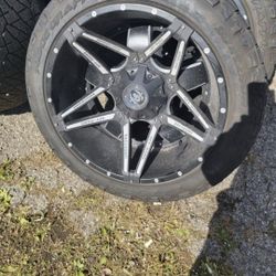 22s On 33s 6 Bolt Uni