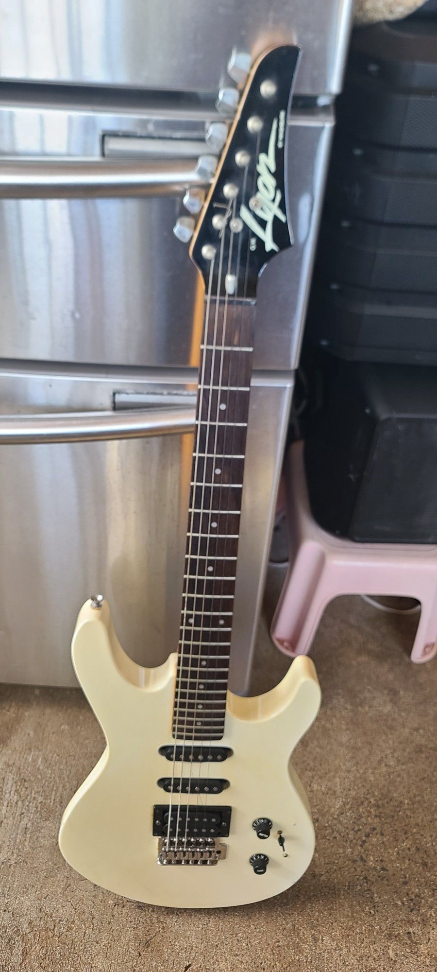 Lyon By Washburn Electric Guitarnull